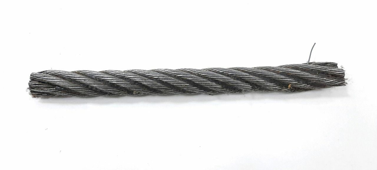 Cablu de metal