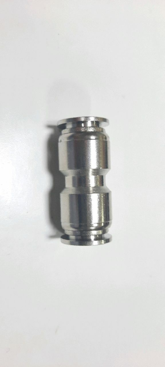 Conector din metal (d=10mm)
