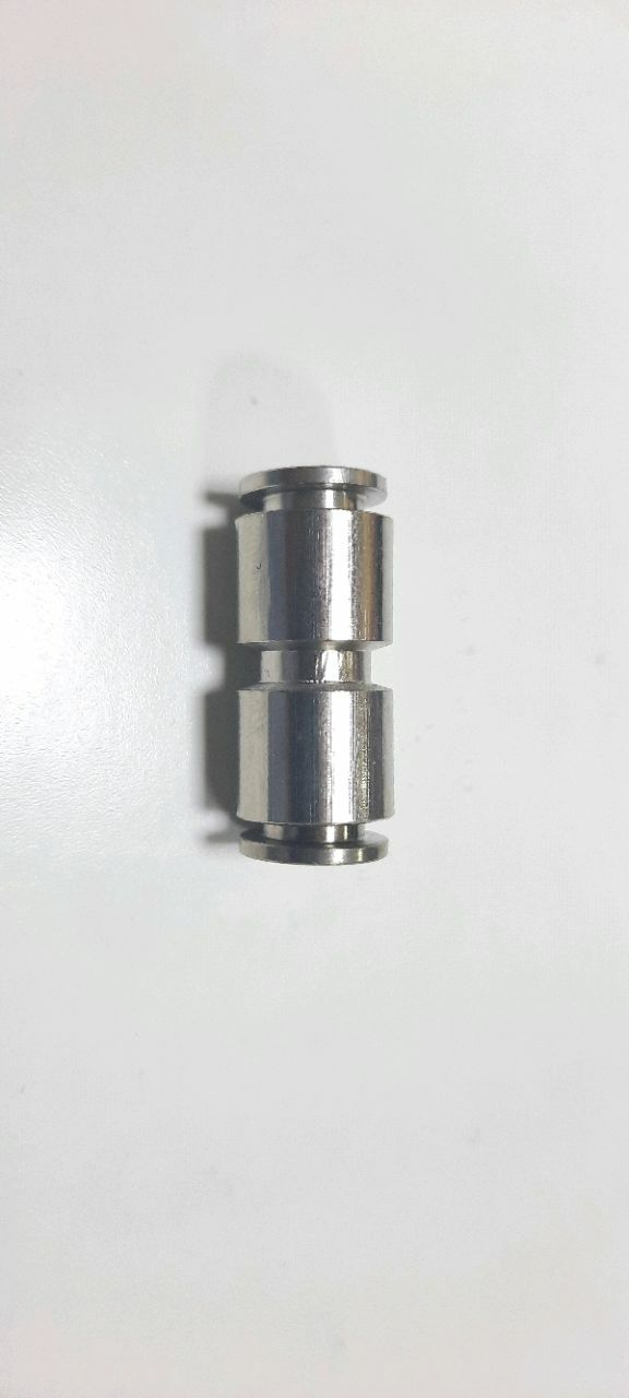 Conector din metal (d=6mm)