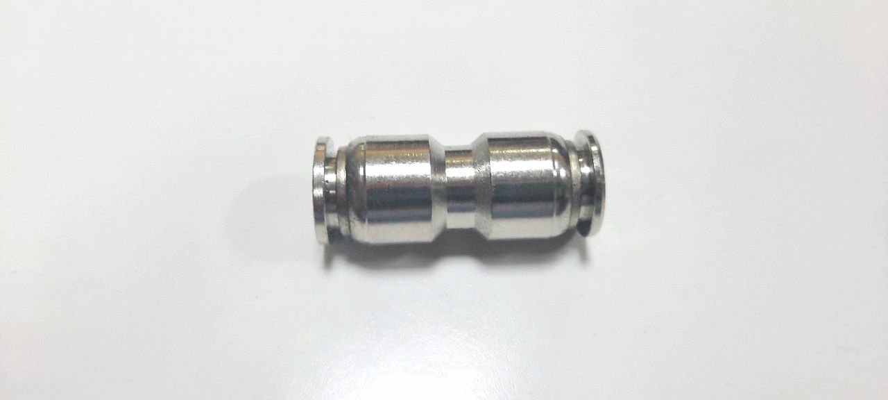Conector din metal (d=8mm)