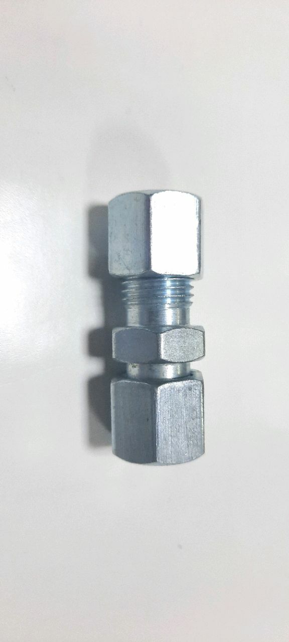 Conector din metal (d=8mm)