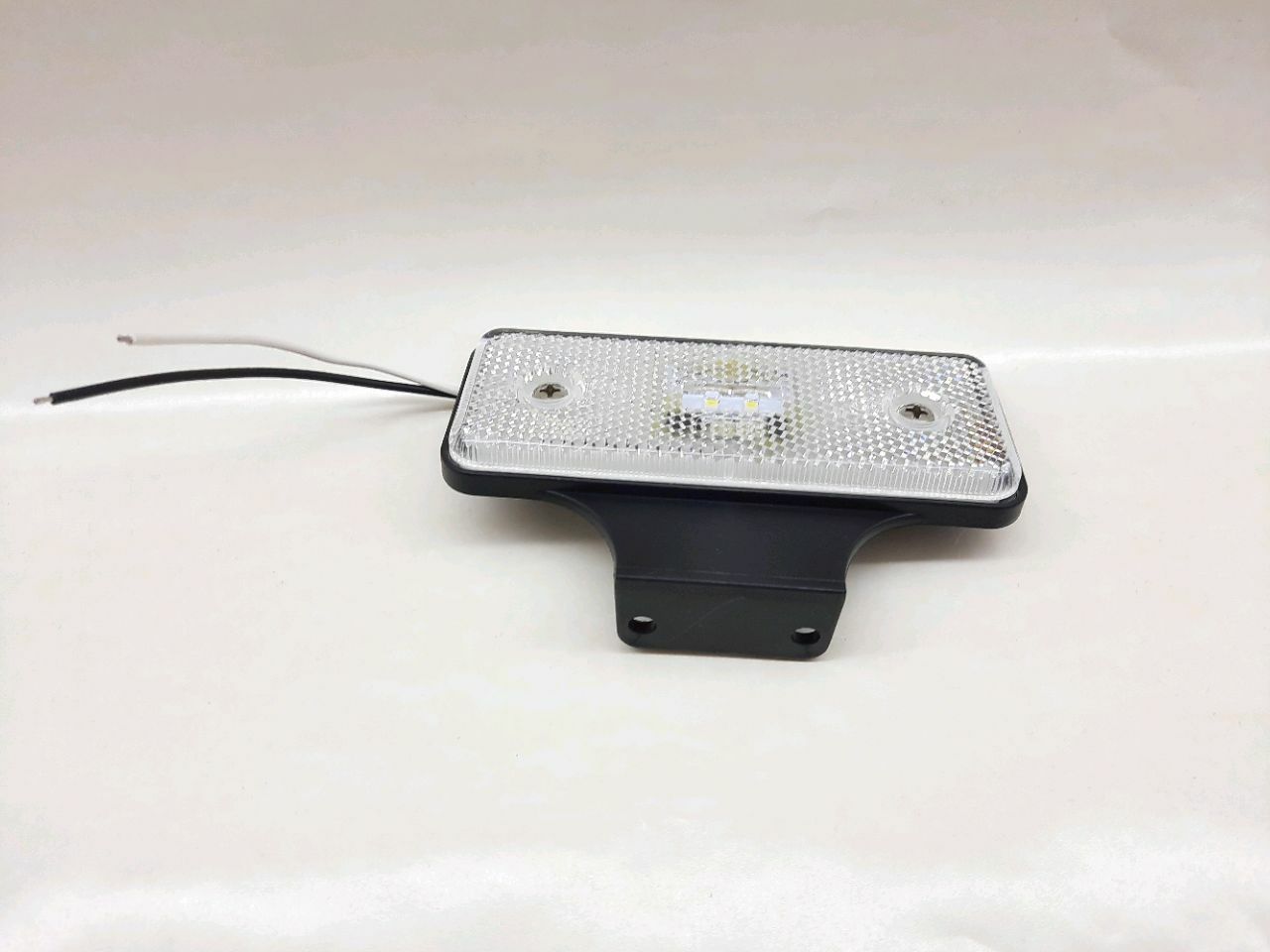 Фонарь габаритный (LD472) LED бел. 12/24V