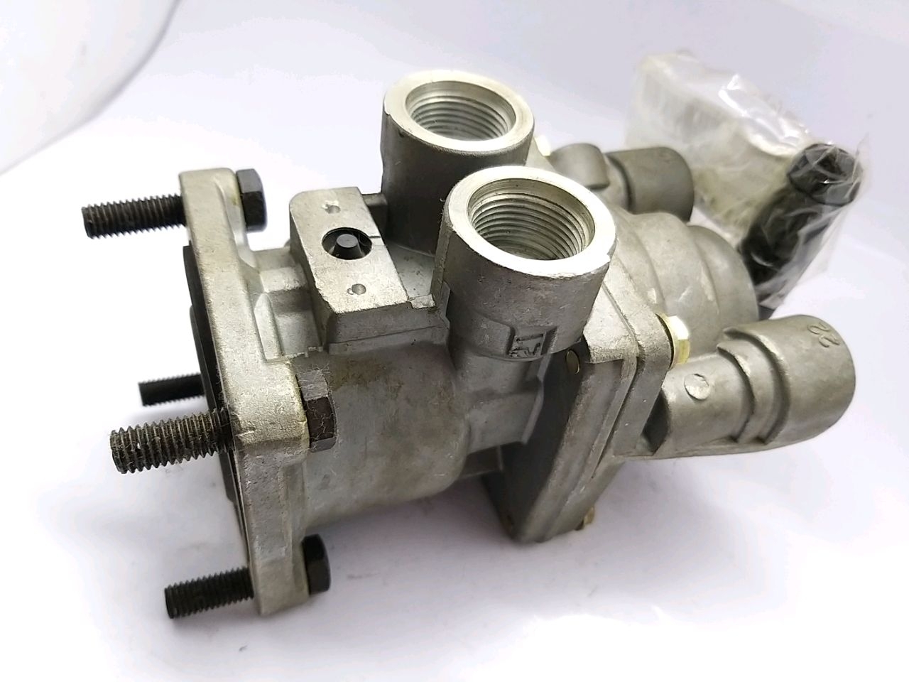 Клапан тормозной MB/DAF (03.527016)