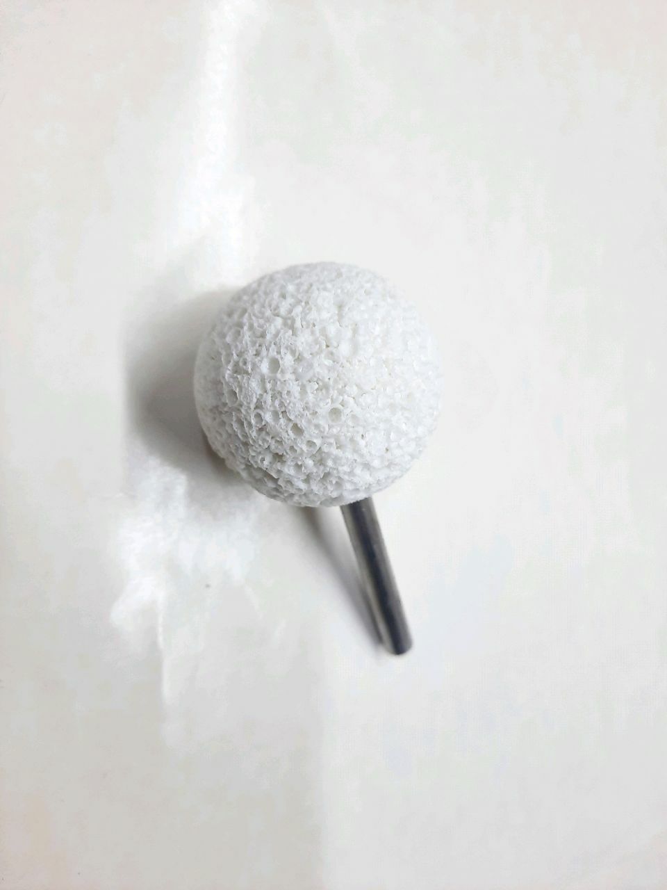 Шлиф шарик керамический (кораловый камень)D38, хв. D6mm