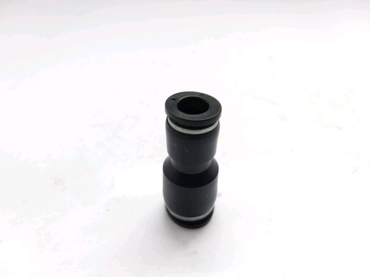 Соединитель пласт. (10-12mm)